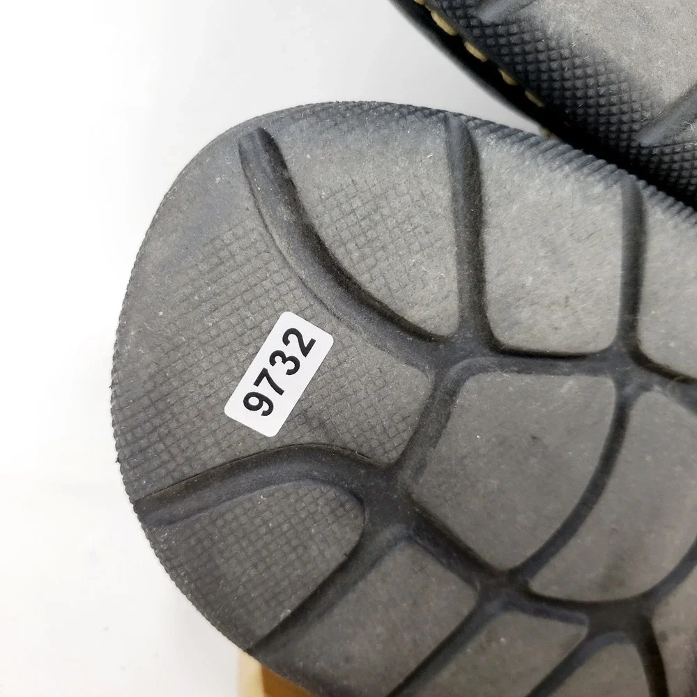 Born shoes mens